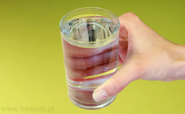 sucha karma odwodnienie